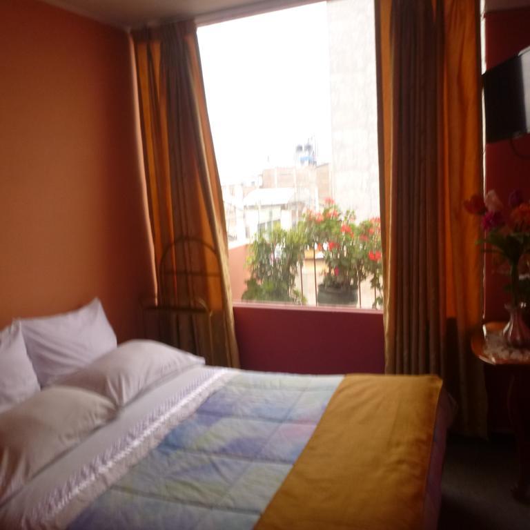 Hostal Retama Inn Huancayo Eksteriør billede